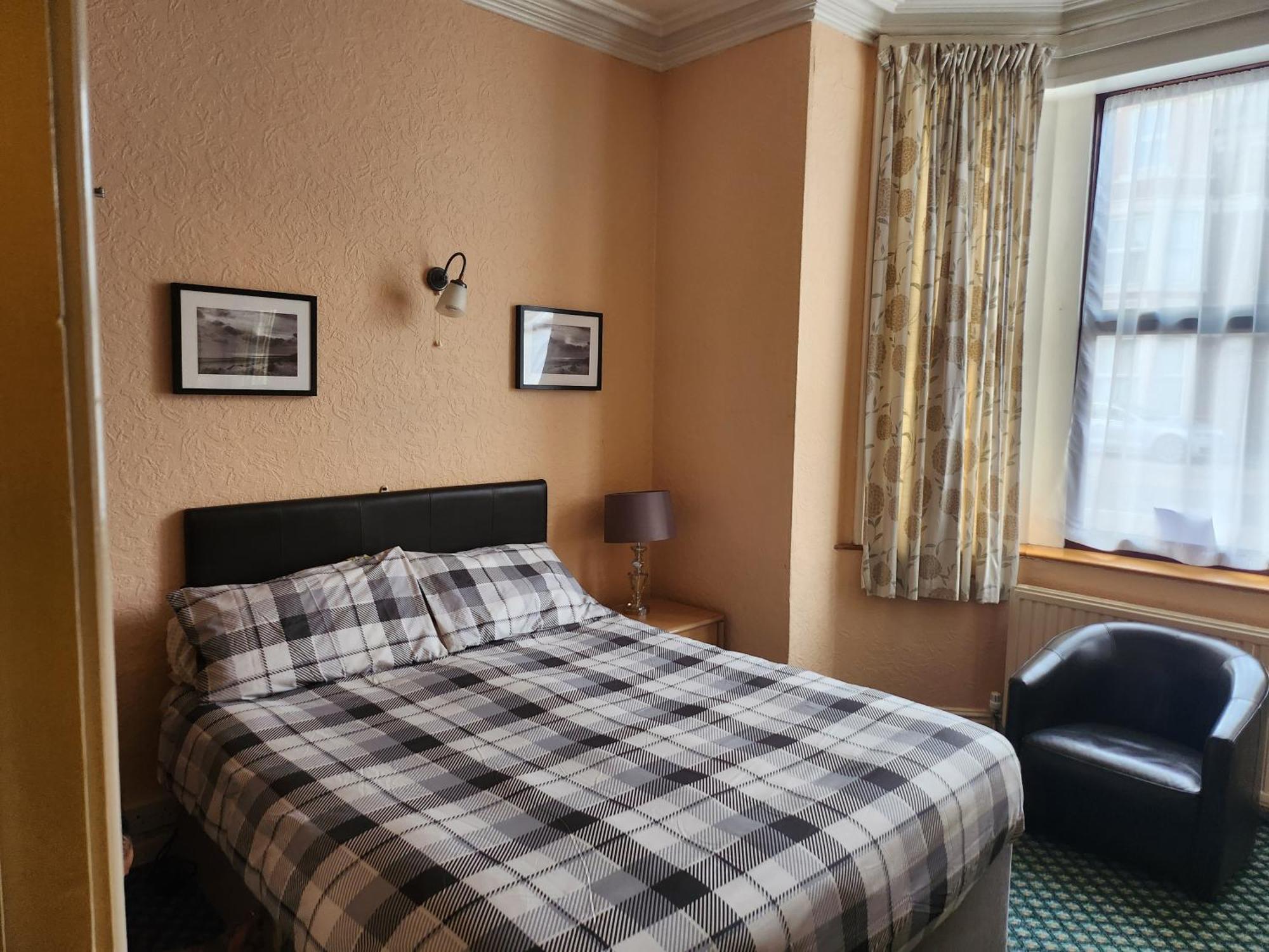 Queens Guest House Beeston  Buitenkant foto