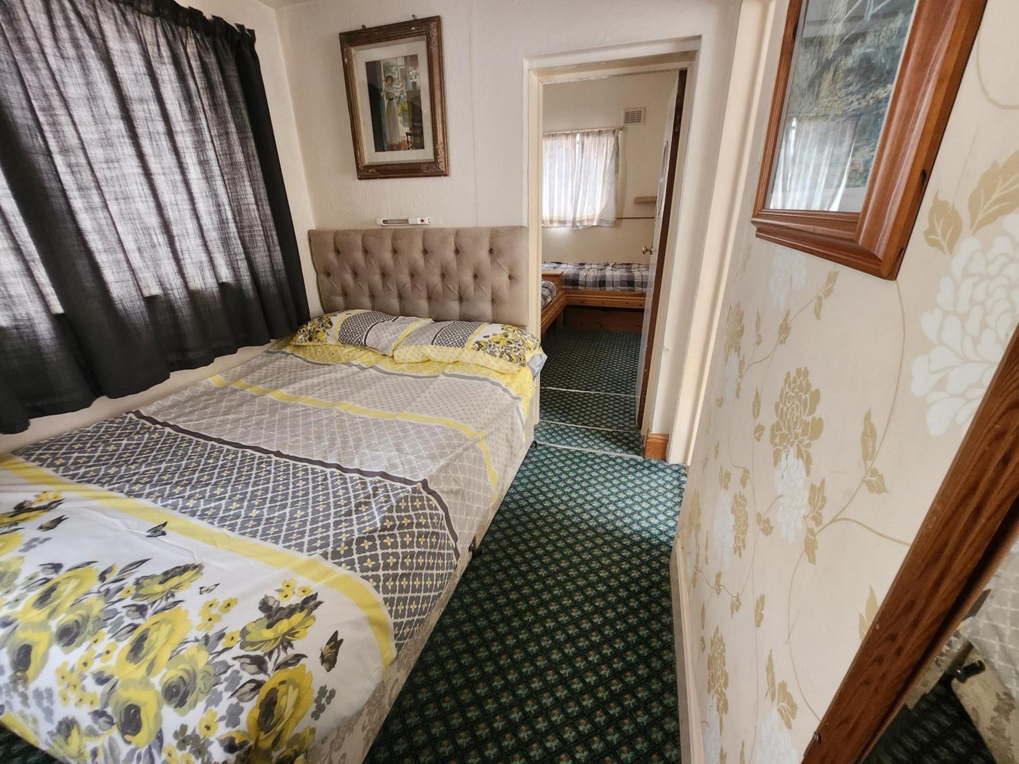 Queens Guest House Beeston  Buitenkant foto